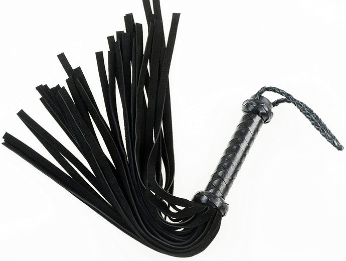 leather black flogger with skulls on the tips